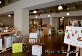 Vinothek im Weinhotel mit Verkaufspräsentationen - Foto von momentfotografie